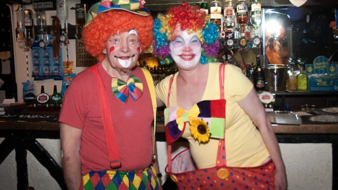 Kostuumfeest en borrel – Zomerseminar 2014